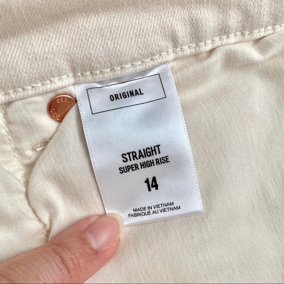 Good Condition Super High Rise Straight Leg Raw Hem Jeans - Picture 8 of 11